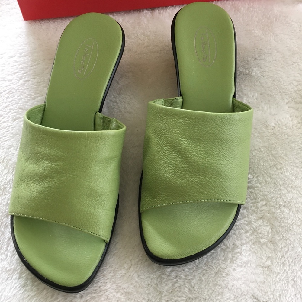 Vintage Talbots Wide Band Sandals 7